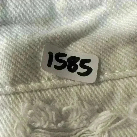 Princess Polly White Raw Hem Distressed Denim Shorty Shorts Sz 2 Boho Chic - Picture 13 of 13